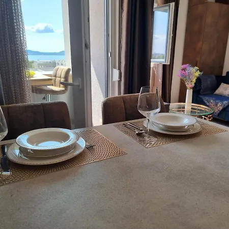 Beautifull Bell With Balcony And Sea View In Zara